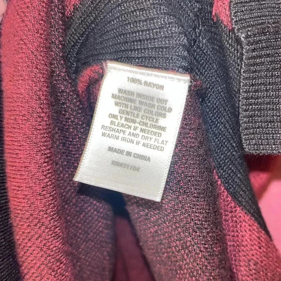 Wonderly Tunic Sweater Size Medium - Picture 5 of 5